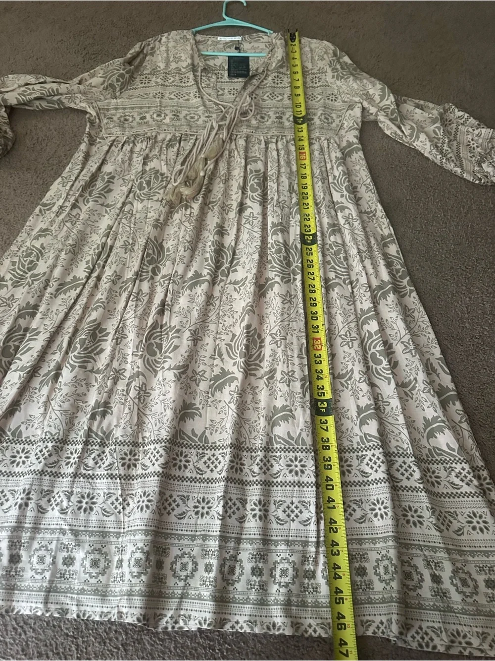 R. Vizimos Floral Print Button-Up Blouse - Blush Taupe